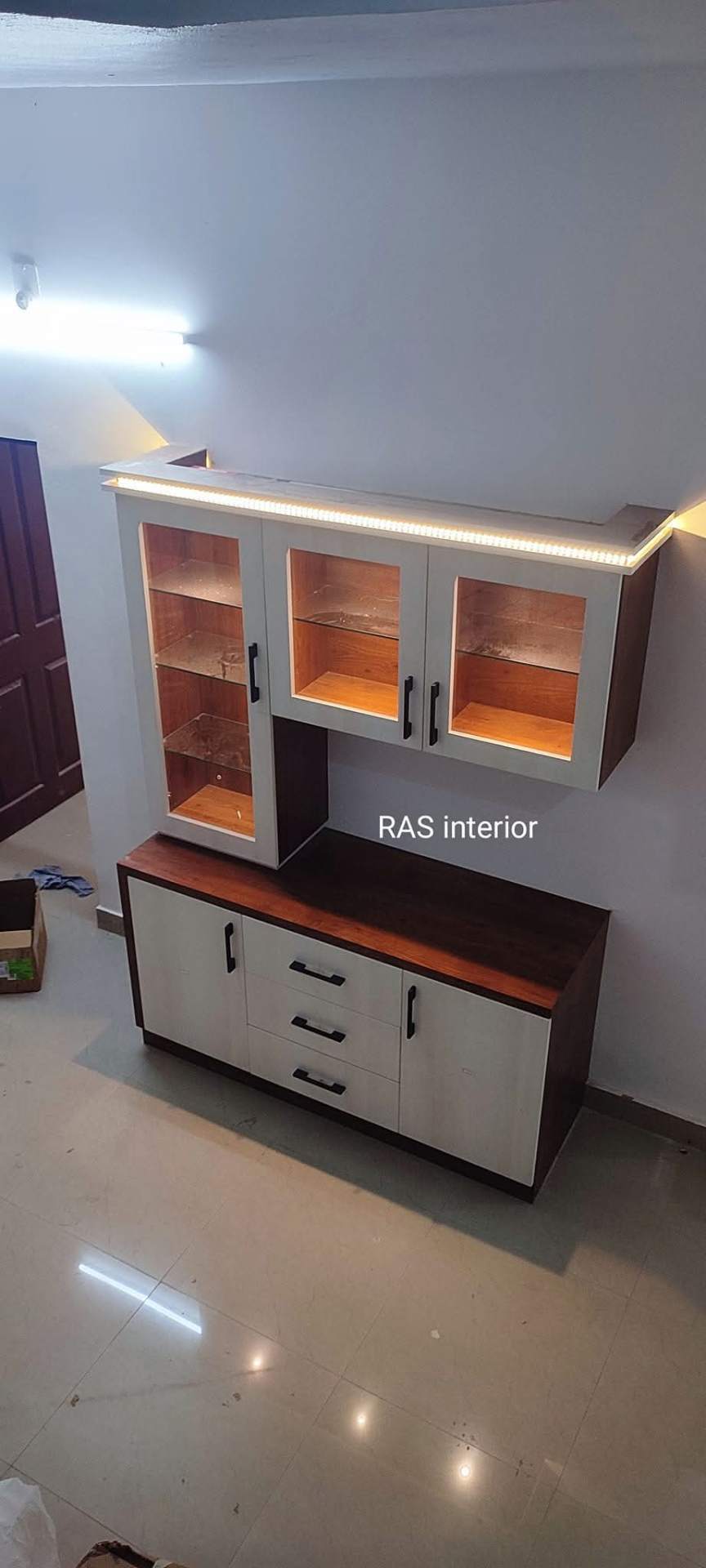 Two-Tone Crockery Counter Unit