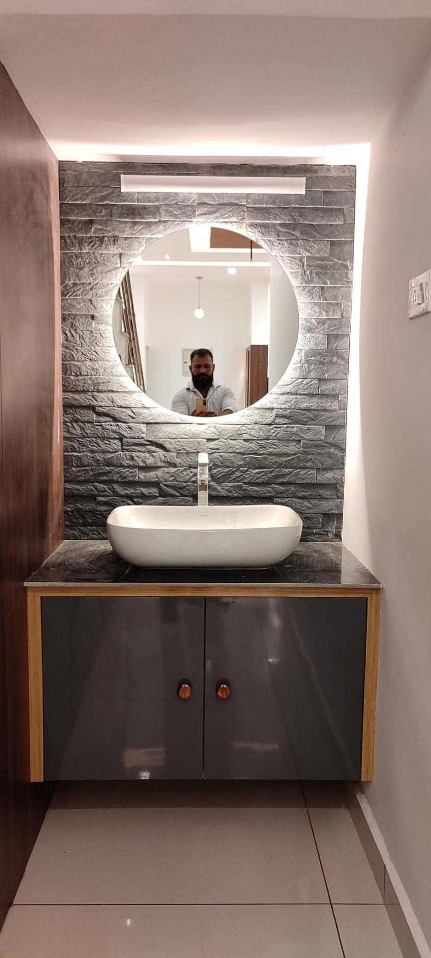 Grey Stone Cladding Wash Unit