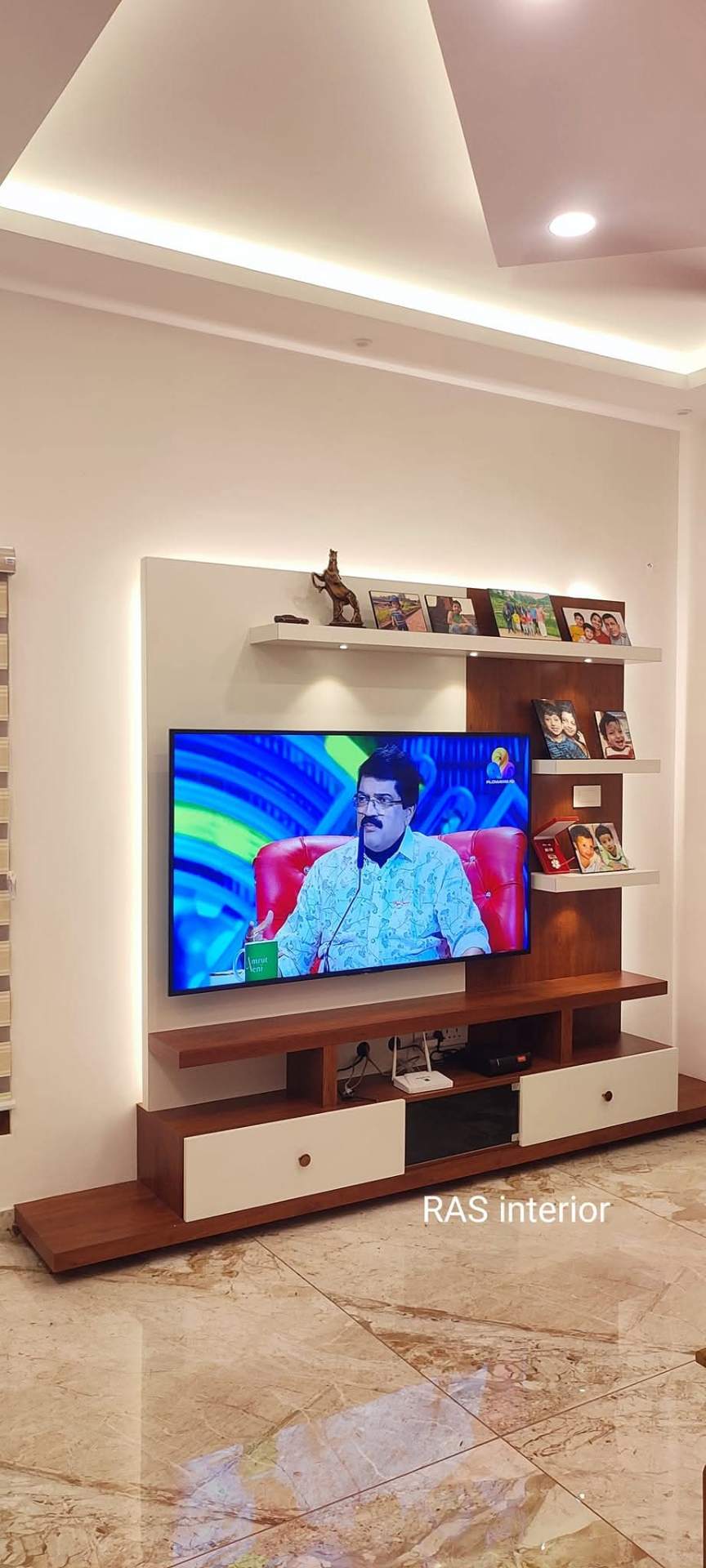 Family Photo Display TV Unit