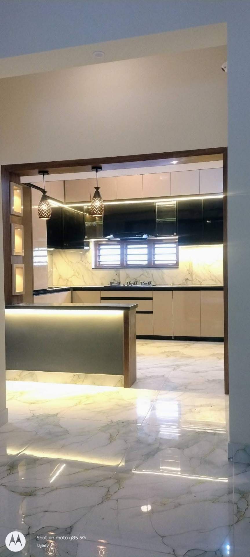 Glossy Black & Beige Kitchen